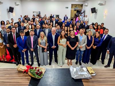 Foto da Notícia: Gisela Cardoso dá posse a presidente Fabiane Melo e demais diretores da 14ª Subseção da OAB-MT 
