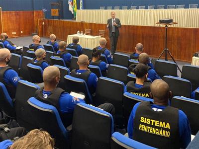 Foto da Notícia: TDP faz palestra a Policiais Penais para otimizar relacionamento com advogados no sistema prisional